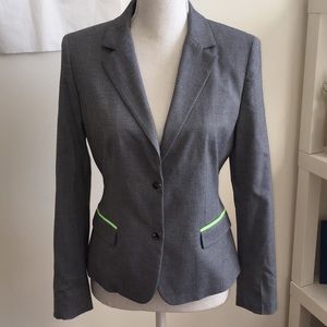 Tahari gray 2 button blazer